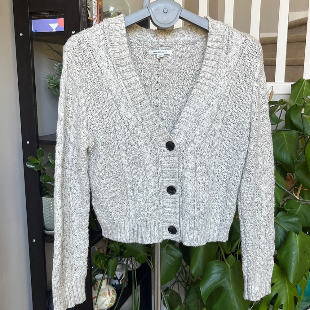 American Eagle 🌿 Cropped Knit Relaxed Cardigan